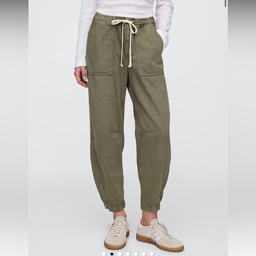 GAP Pull on barrel jeans